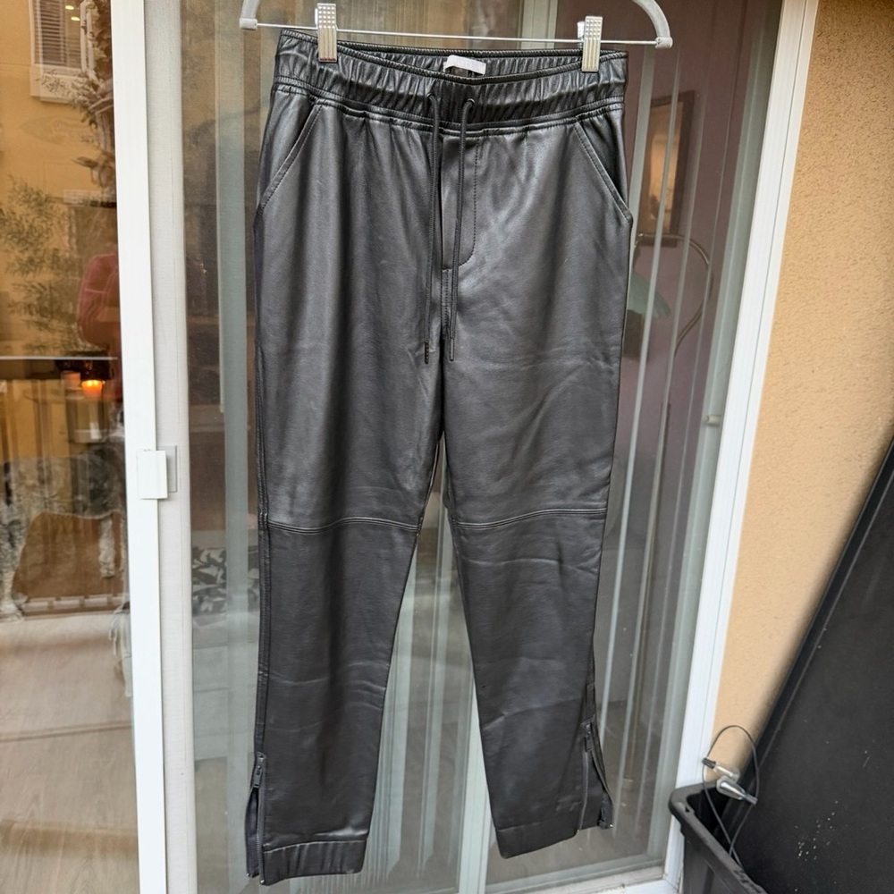 Tart Women’s Black Joggers